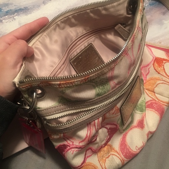 Coach Crossbody Bag - Picture 3 of 3